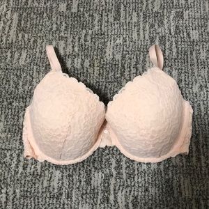 Aerie full coverage, lightly padded lace bra